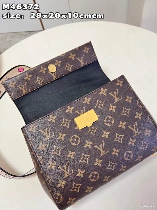 WIS BB CHANELUNY VUITTON LOUIS 1116